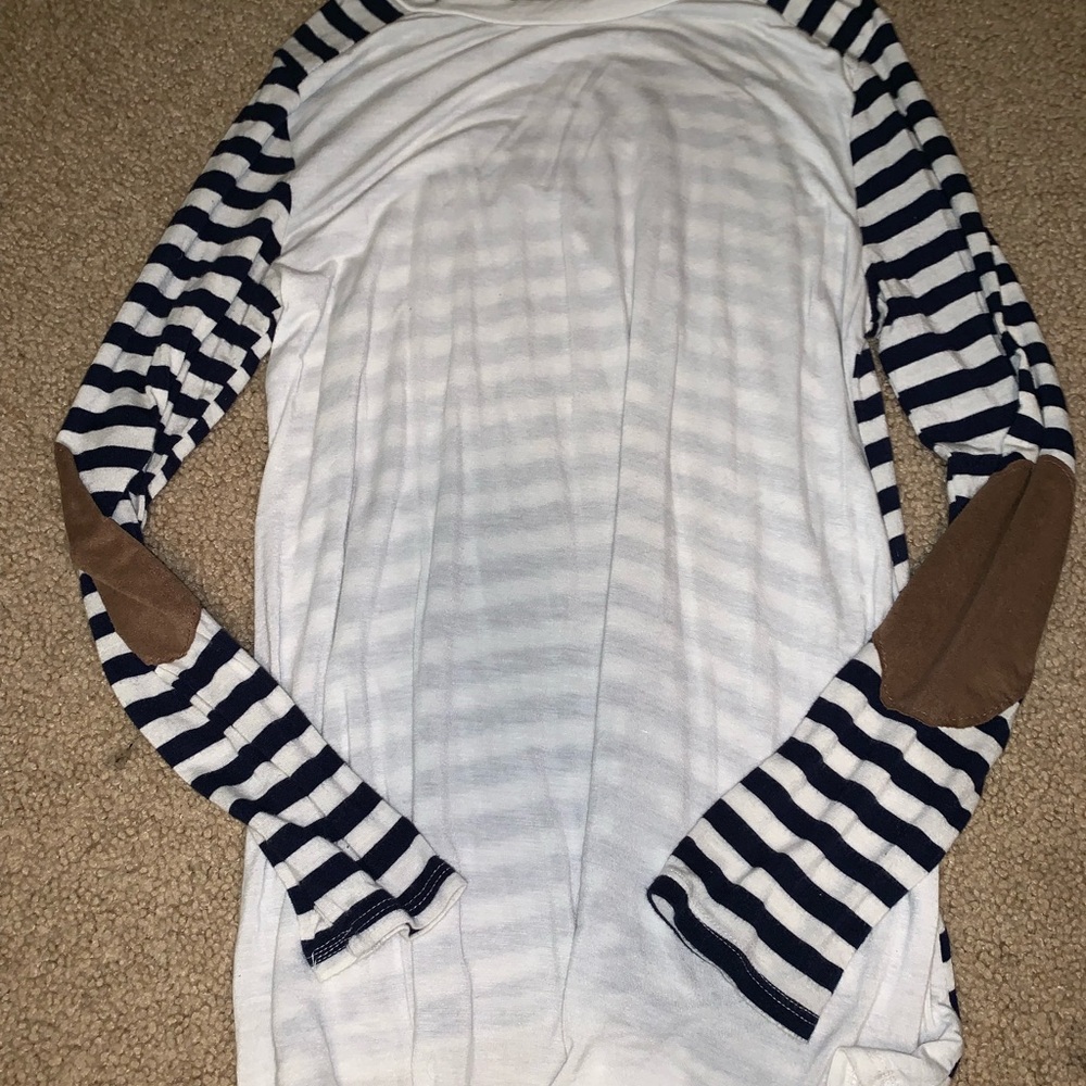 White black stripped long sleeve